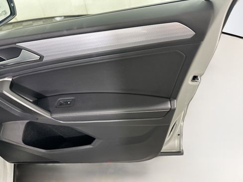 Used 2024 Volkswagen Tiguan S image 31