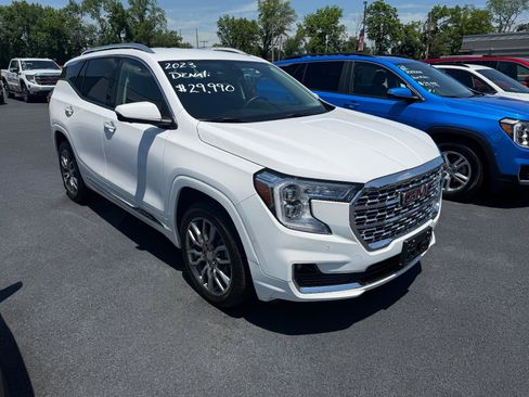 Used 2023 GMC Terrain Denali w/ Denali Premium Package AWD/4WD image 4