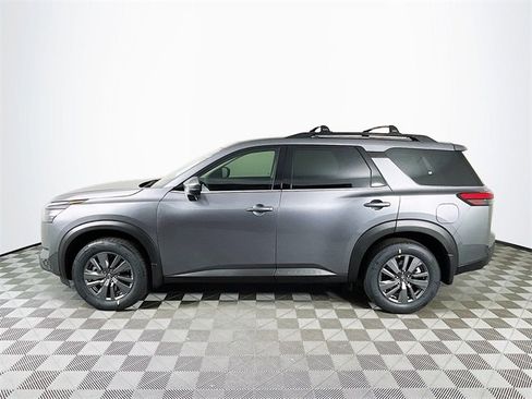 New 2025 Nissan Pathfinder SV image 4