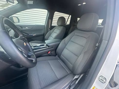 Used 2025 Chevrolet Equinox LT AWD/4WD image 9