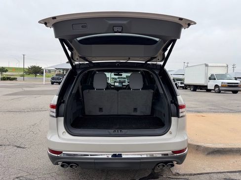 Used 2020 Lincoln Aviator Reserve w/ Equipment Group 202A AWD/4WD image 7