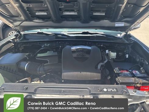 Used 2018 Toyota Tacoma TRD Sport w/ Exterior Package AWD/4WD image 39