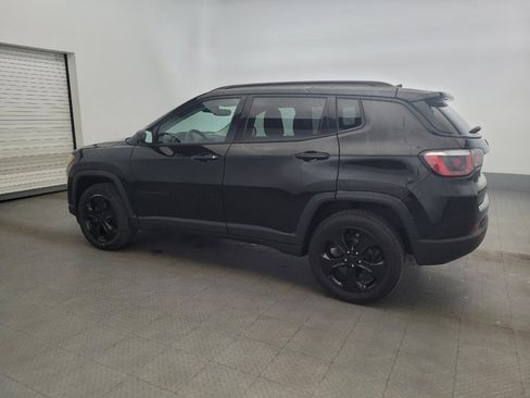 Used 2018 Jeep Compass Latitude w/ Popular Equipment Group AWD/4WD image 3