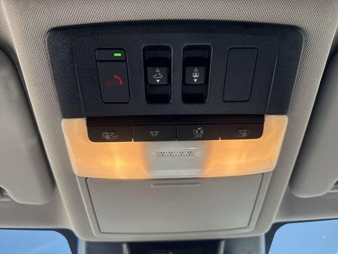 Certified 2025 Nissan Rogue SL w/ SL Premium Package AWD/4WD image 20