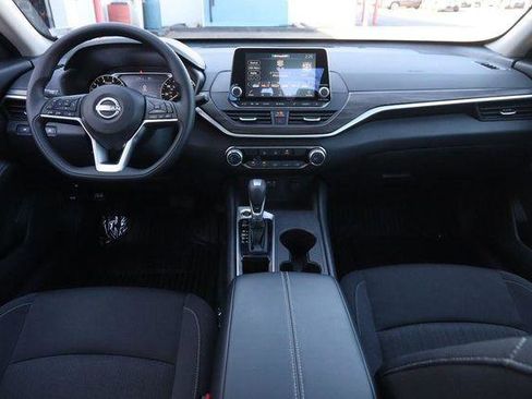 Used 2025 Nissan Altima 2.5 SV image 20