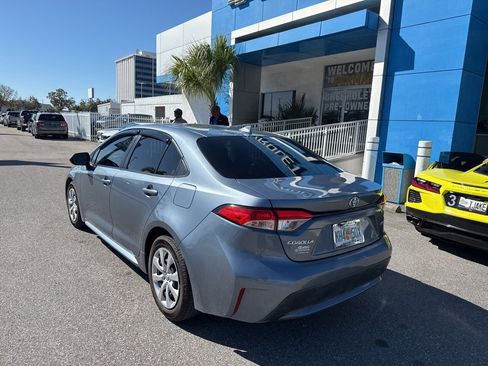 Used 2020 Toyota Corolla LE image 12