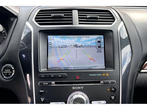 Used 2018 Ford Explorer Platinum AWD/4WD image 24