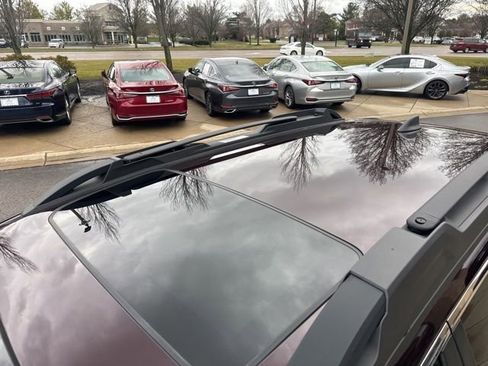 Used 2025 Subaru Outback Limited AWD/4WD image 10