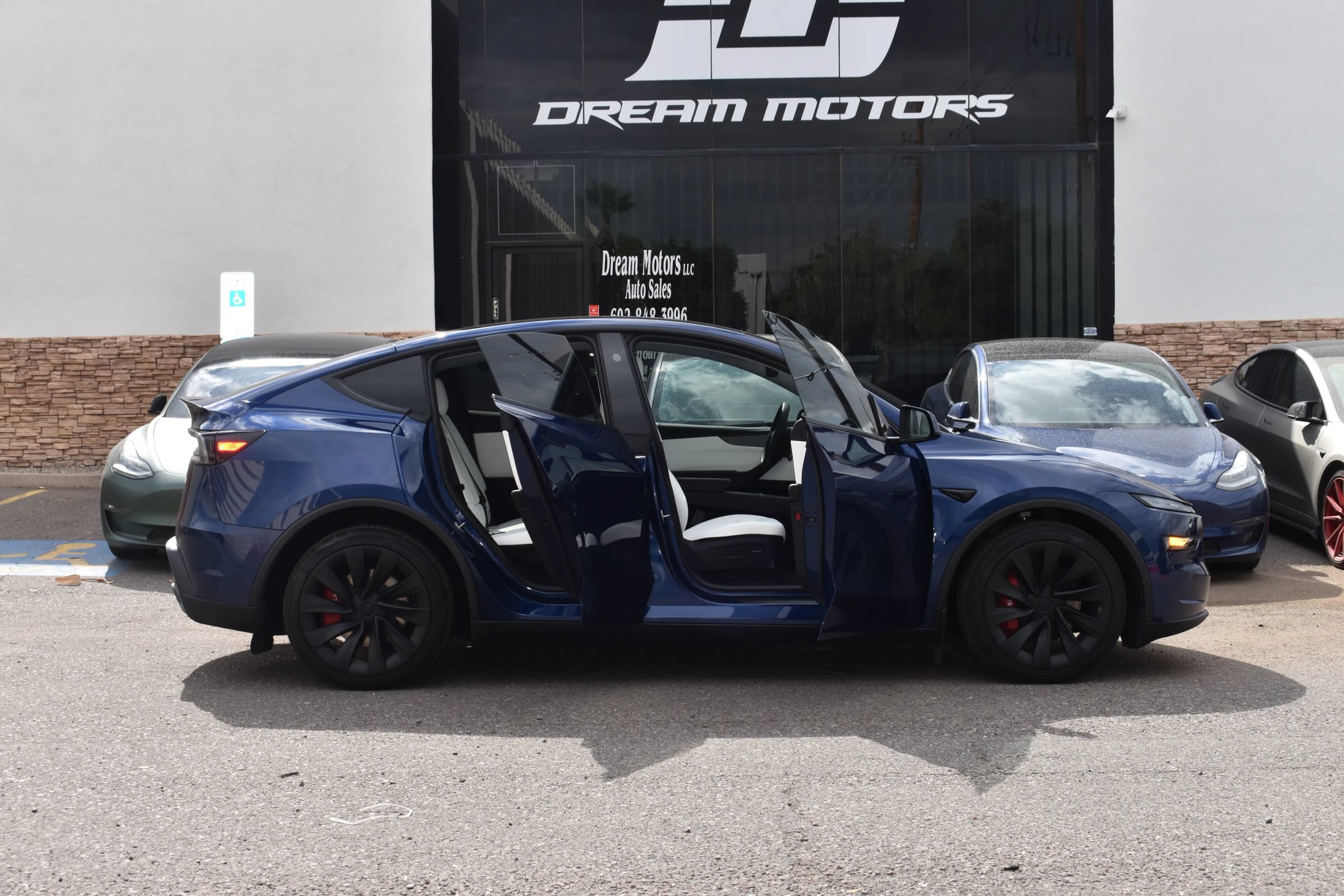 Used 2026 Tesla Model Y Long Range AWD/4WD image 10