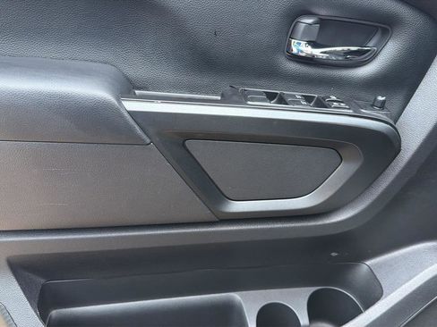 Used 2024 Nissan Titan SV image 20