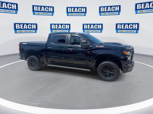 Used 2022 Chevrolet Silverado 1500 Custom Trail Boss AWD/4WD image 9
