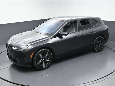 Used 2024 BMW iX xDrive50 w/ Premium Package AWD/4WD image 36