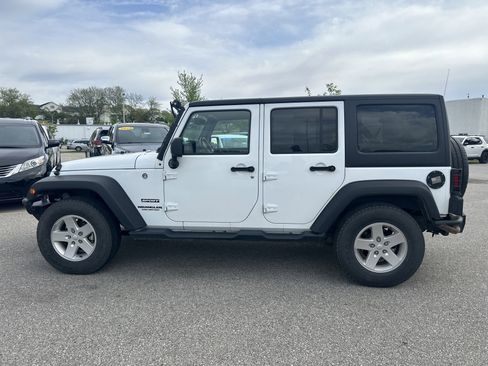 Used 2017 Jeep Wrangler Unlimited Sport w/ Quick Order Package 24S AWD/4WD image 6