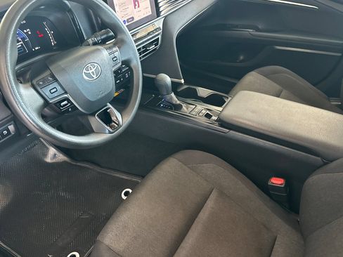 Used 2025 Toyota Camry LE FWD image 7