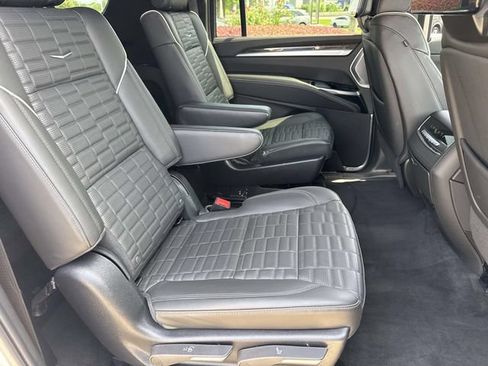 Used 2025 Cadillac Escalade ESV Sport Platinum AWD/4WD image 10