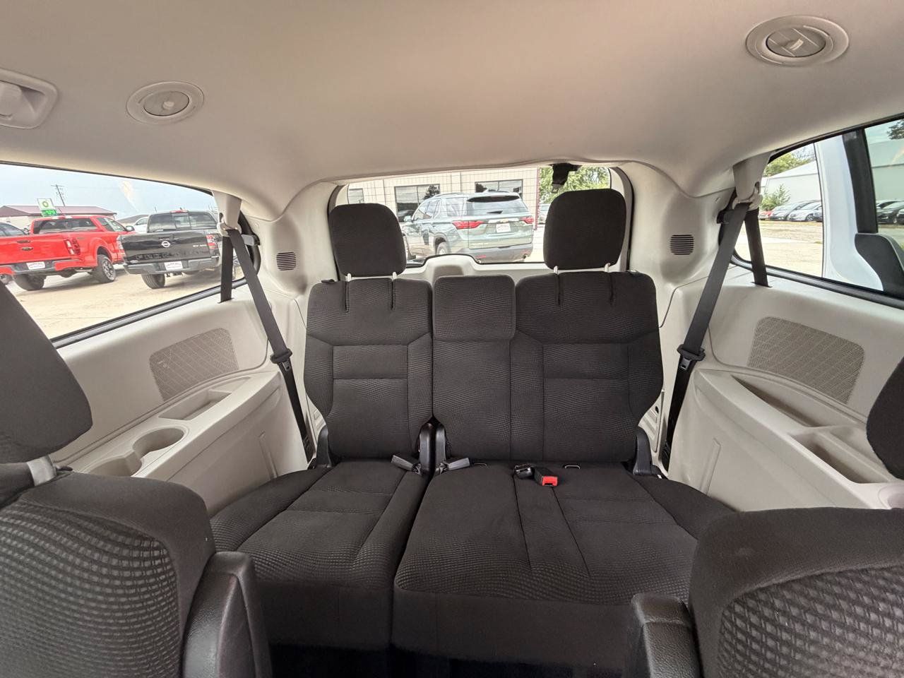 Used 2020 Dodge Grand Caravan SE w/ Rear Park Assist Package FWD image 11