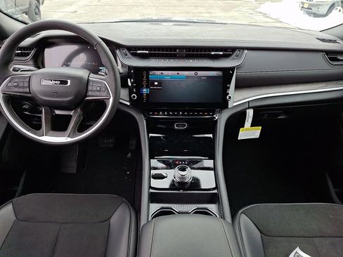 New 2026 Jeep Grand Cherokee Altitude AWD/4WD image 11