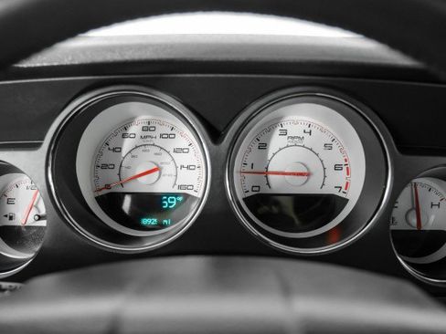 Used 2014 Dodge Challenger R/T image 15