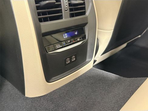 New 2026 BMW 330i Sedan w/ M Sport Package RWD image 28