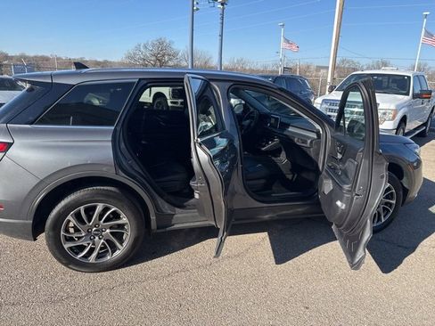 Used 2022 Lincoln Corsair AWD w/ Equipment Group 101A image 8