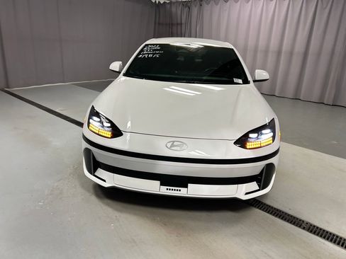 Used 2023 Hyundai Ioniq 6 SEL image 2