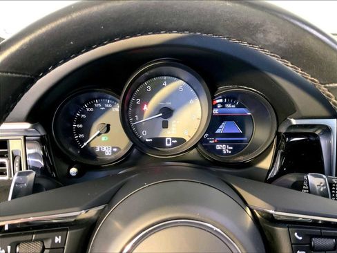 Certified 2023 Porsche Macan S AWD/4WD image 29