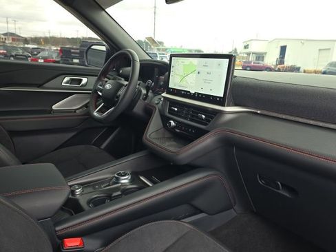Used 2025 Ford Explorer ST image 24