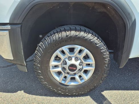 Used 2024 GMC Sierra 2500 Pro w/ Convenience Package AWD/4WD image 11