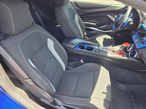 Used 2016 Chevrolet Camaro LT w/ Technology Package RWD image 10