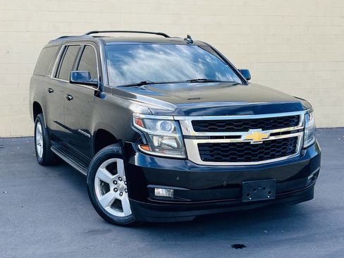 Used 2015 Chevrolet Suburban LT w/ Luxury Package image 1