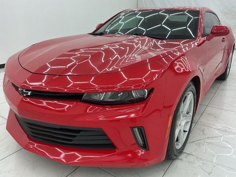 Used 2018 Chevrolet Camaro LT RWD image 1