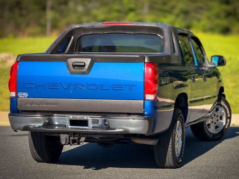 Used 2003 Chevrolet Avalanche 4x4 w/ Suspension Package, Off-Road image 10