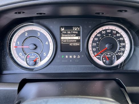 Used 2018 RAM 2500 Tradesman w/ Chrome Appearance Group AWD/4WD image 26