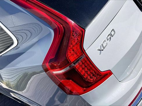 Used 2024 Volvo XC90 B6 Plus image 30
