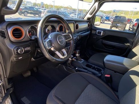 Used 2022 Jeep Gladiator Mojave w/ Cold Weather Group image 14
