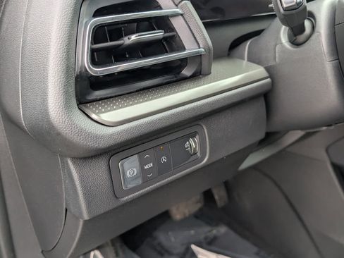 Certified 2025 Chevrolet Traverse LT FWD image 21