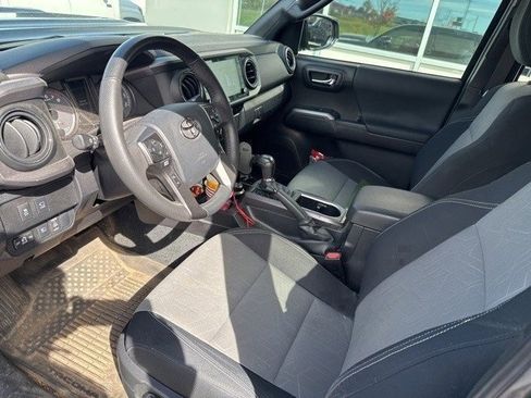 Used 2023 Toyota Tacoma TRD Sport image 8