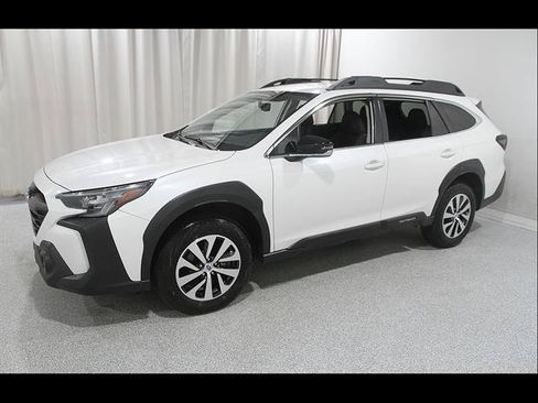 Used 2024 Subaru Outback Premium AWD/4WD image 3