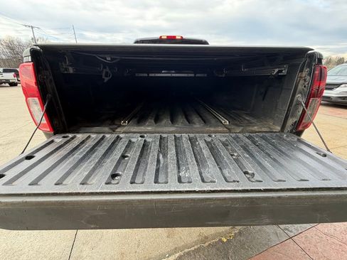 Used 2013 Nissan Frontier SL image 24