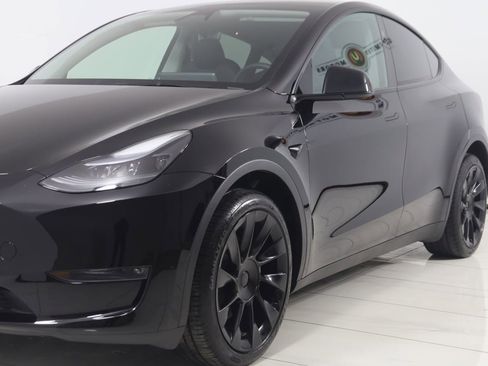 Used 2025 Tesla Model Y Long Range image 54