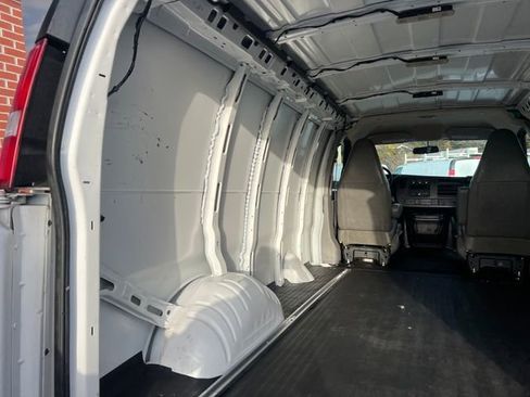 Used 2022 Chevrolet Express 2500 w/ Driver Convenience Package image 23