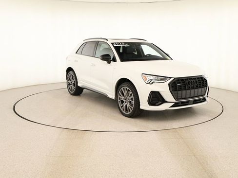 Certified 2025 Audi Q3 2.0T Premium Plus w/ Premium Plus Package AWD/4WD image 10