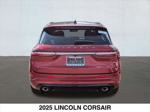 New 2025 Lincoln Corsair Grand Touring image 5