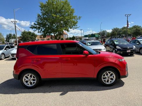 Used 2021 Kia Soul S image 4