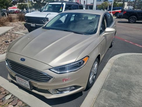 Used 2017 Ford Fusion Energi SE FWD image 6