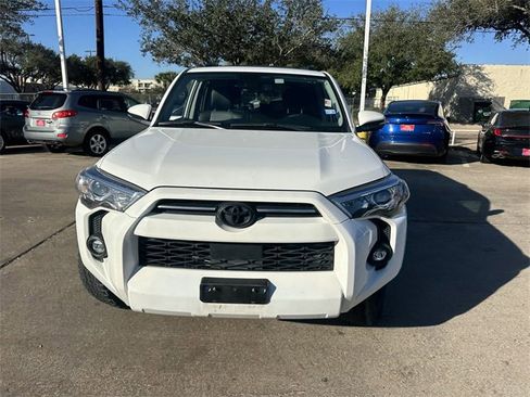 Used 2024 Toyota 4Runner SR5 Premium image 2