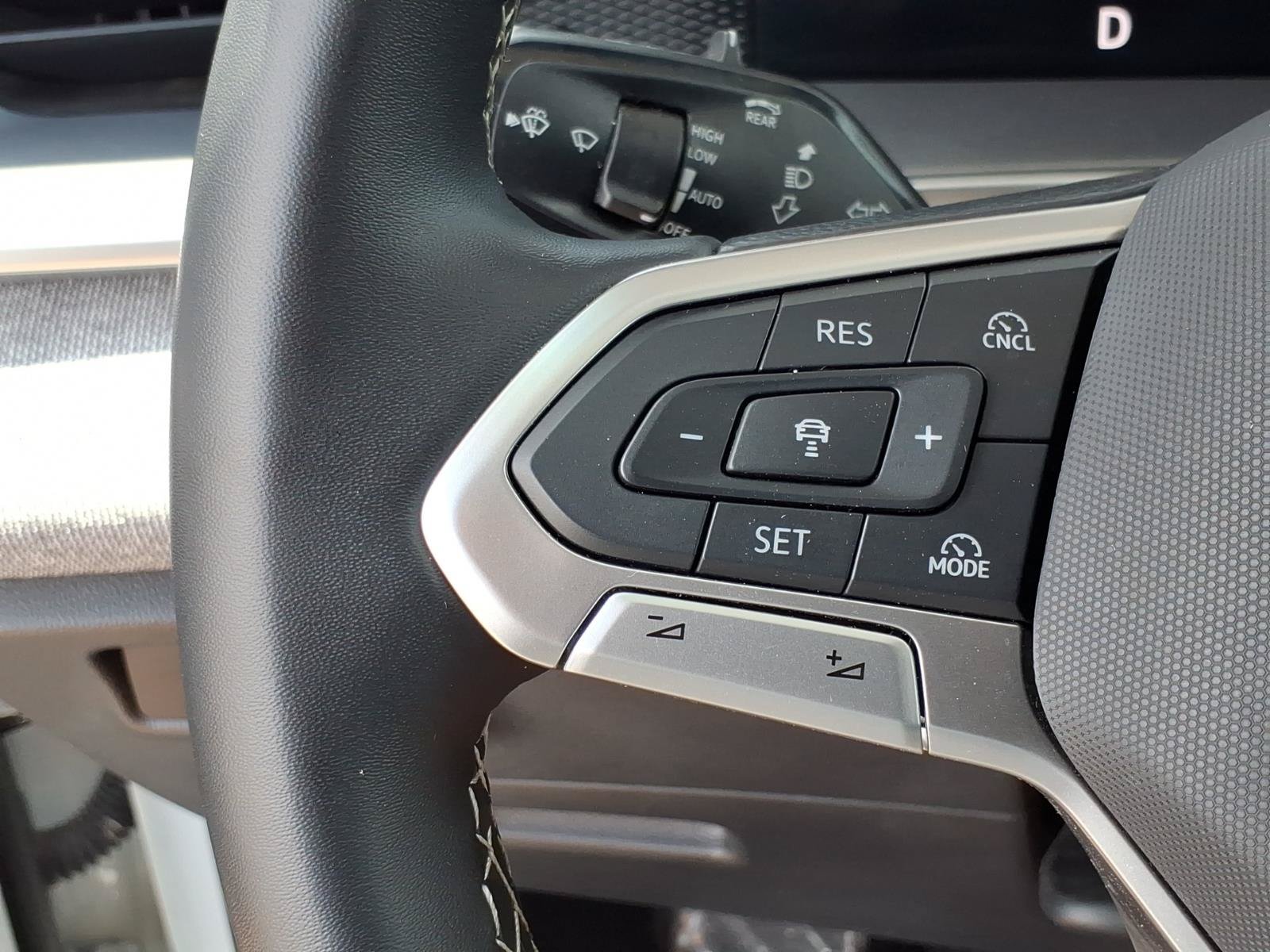 Certified 2025 Volkswagen Tiguan S FWD image 30