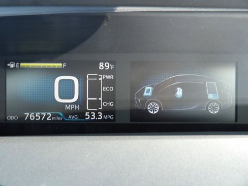 Used 2019 Toyota Prius XLE AWD/4WD image 16
