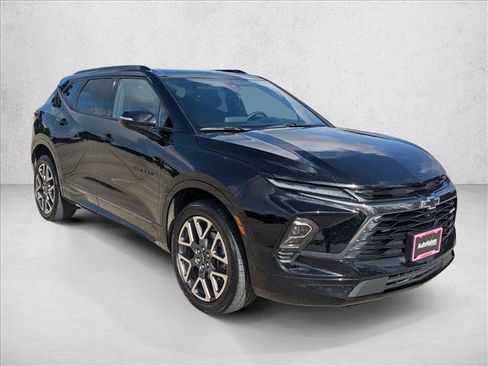 Used 2024 Chevrolet Blazer RS w/ Driver Confidence II Package FWD image 3