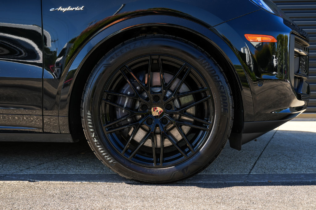 Certified 2026 Porsche Cayenne E-Hybrid AWD/4WD image 39